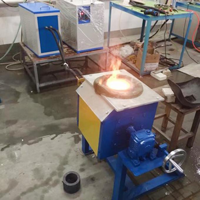 Creuset de cuivre en bronze d'induction de fréquence moyenne avec le four de fonte de inclinaison hydraulique d'induction de système 150kg